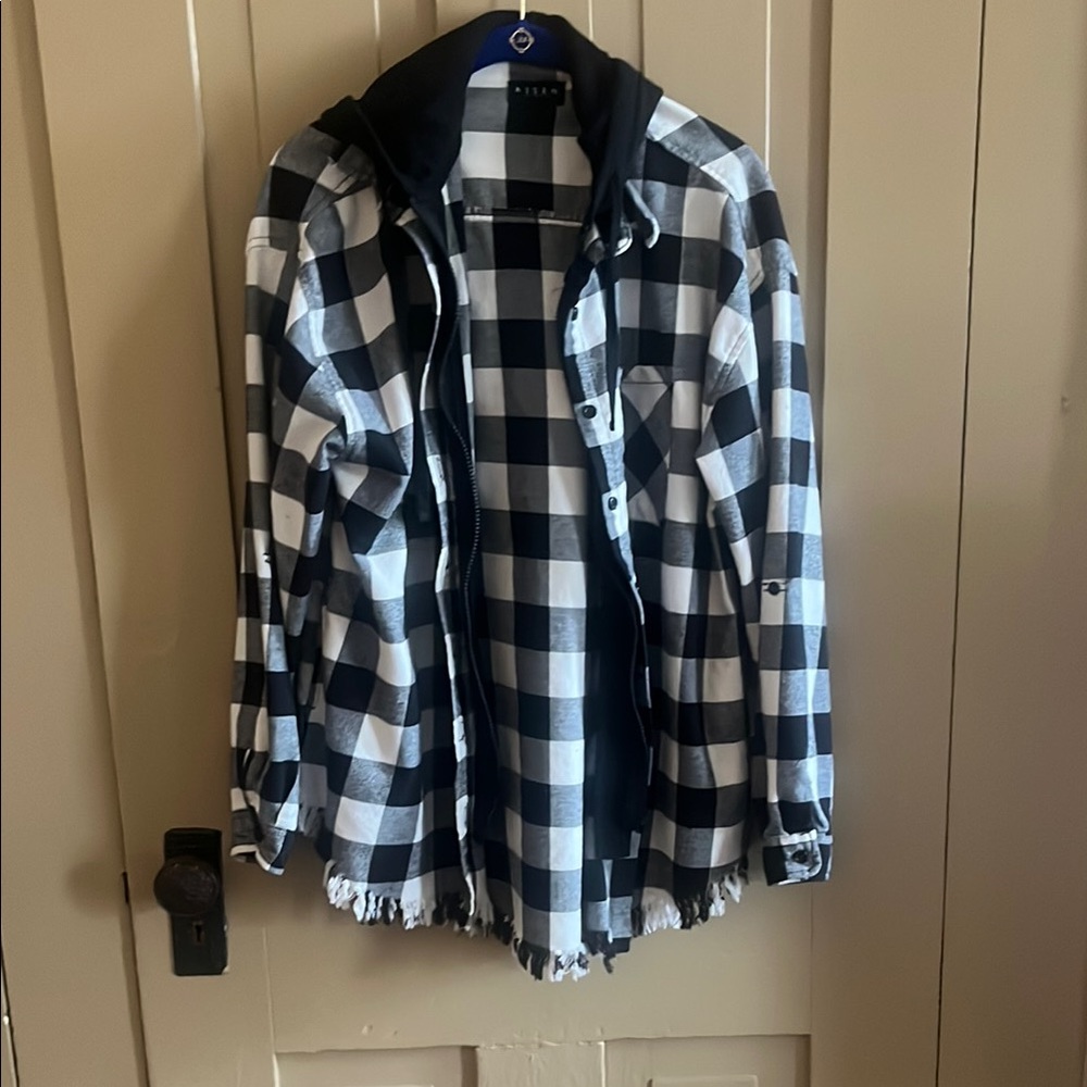 Aspen Rise Black and White Utility Jacket with Long Sleeves and Casual Style